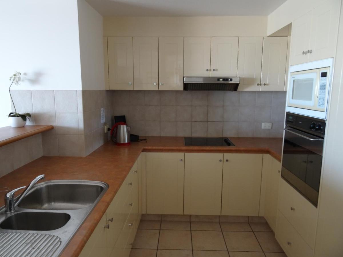 Crown Towers Apartment *